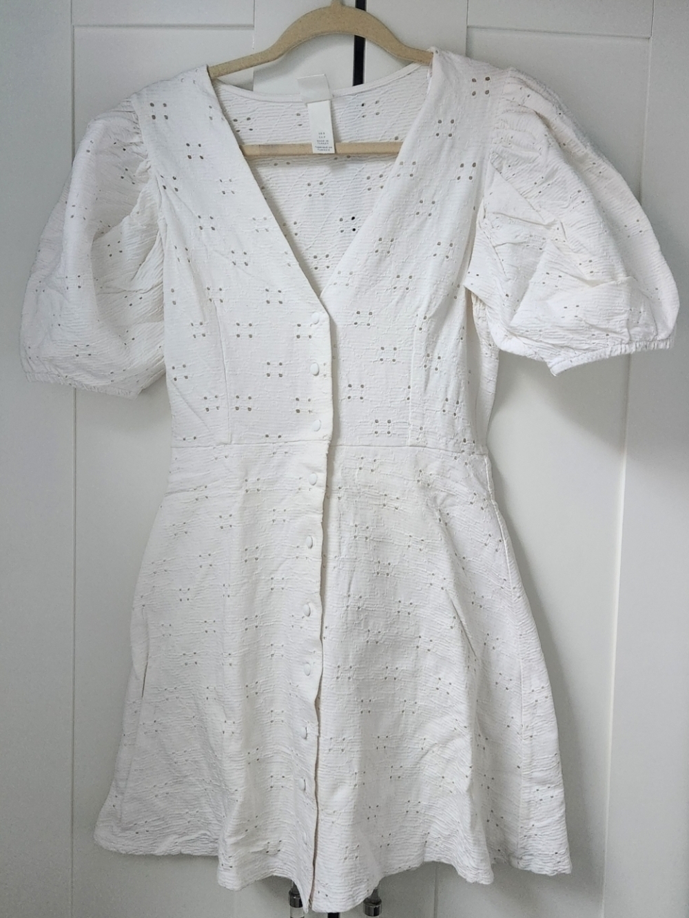 H&M White Eyelet Puff-Sleeve Dress